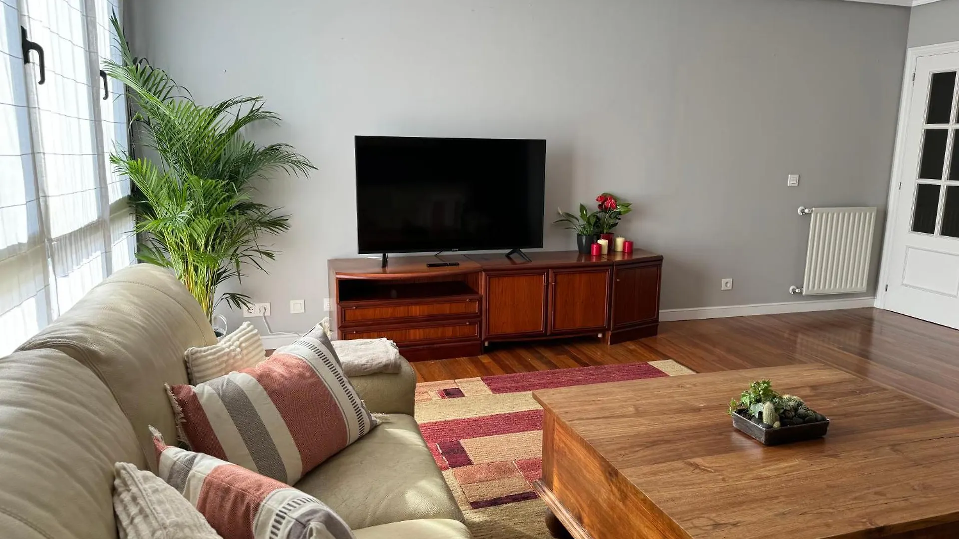 Sunny Apartment, Near Coast. Lejona España