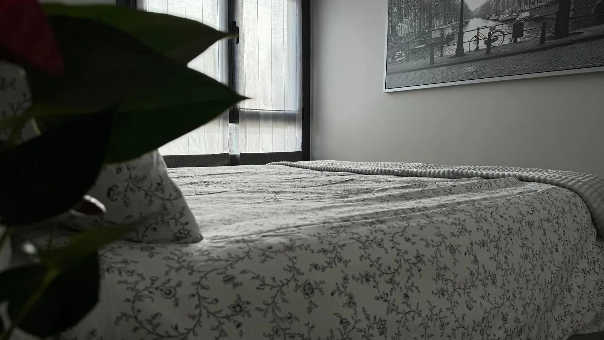 Sunny Apartment, Near Coast. Lejona 0*,  España