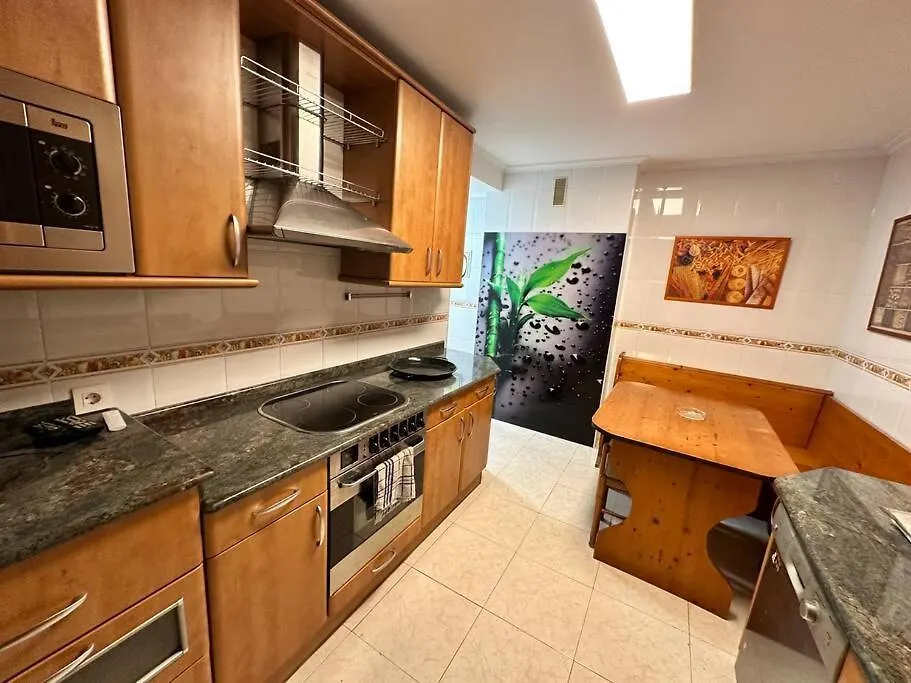Apartamento Sunny Apartment, Near Coast. Lejona