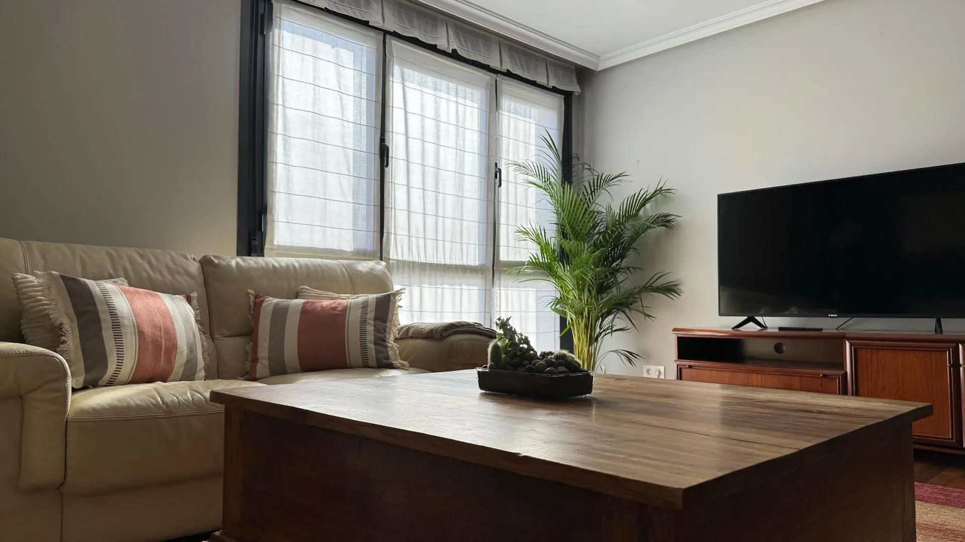 Sunny Apartment, Near Coast. Leioa Apartment